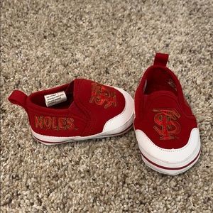 ❤️ 5/$20 Like new FS Seminoles size 1 baby shoes.